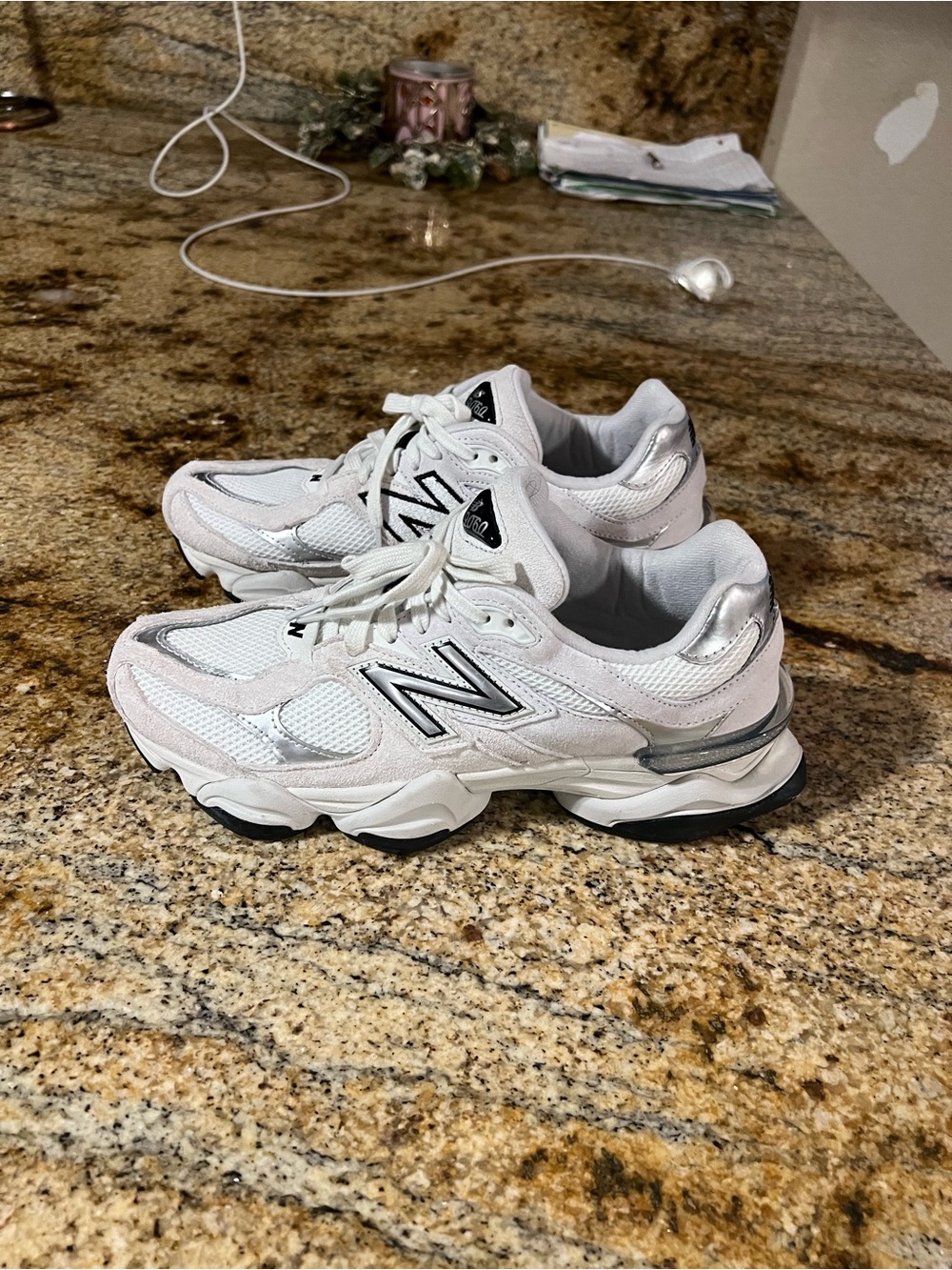 New Balance 9060 White Black Metallic Silver Men’s 7.5 / Women’s 9 U9060JRB